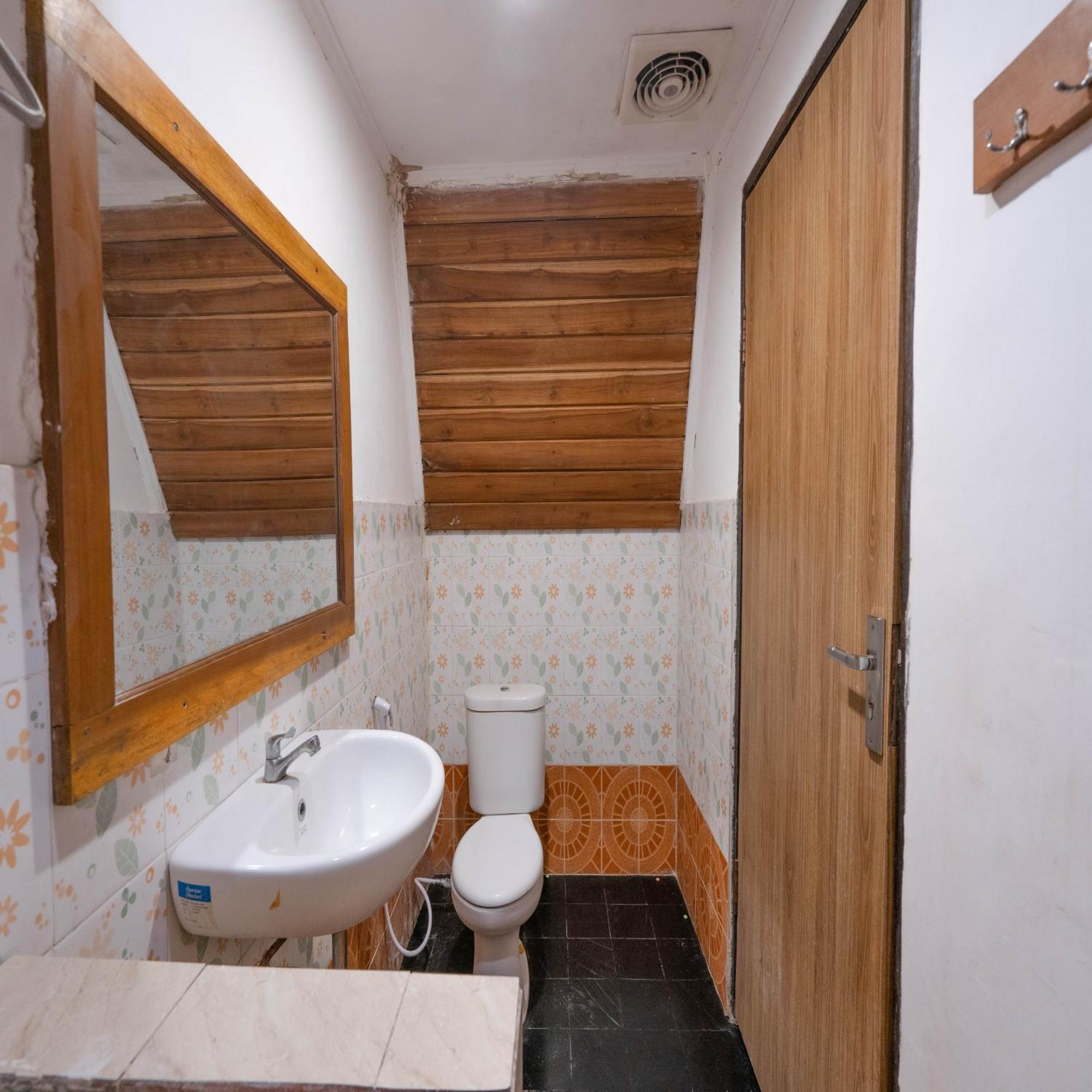Reddoorz At Ocean 2 Gili Trawangan Ξενοδοχείο Εξωτερικό φωτογραφία